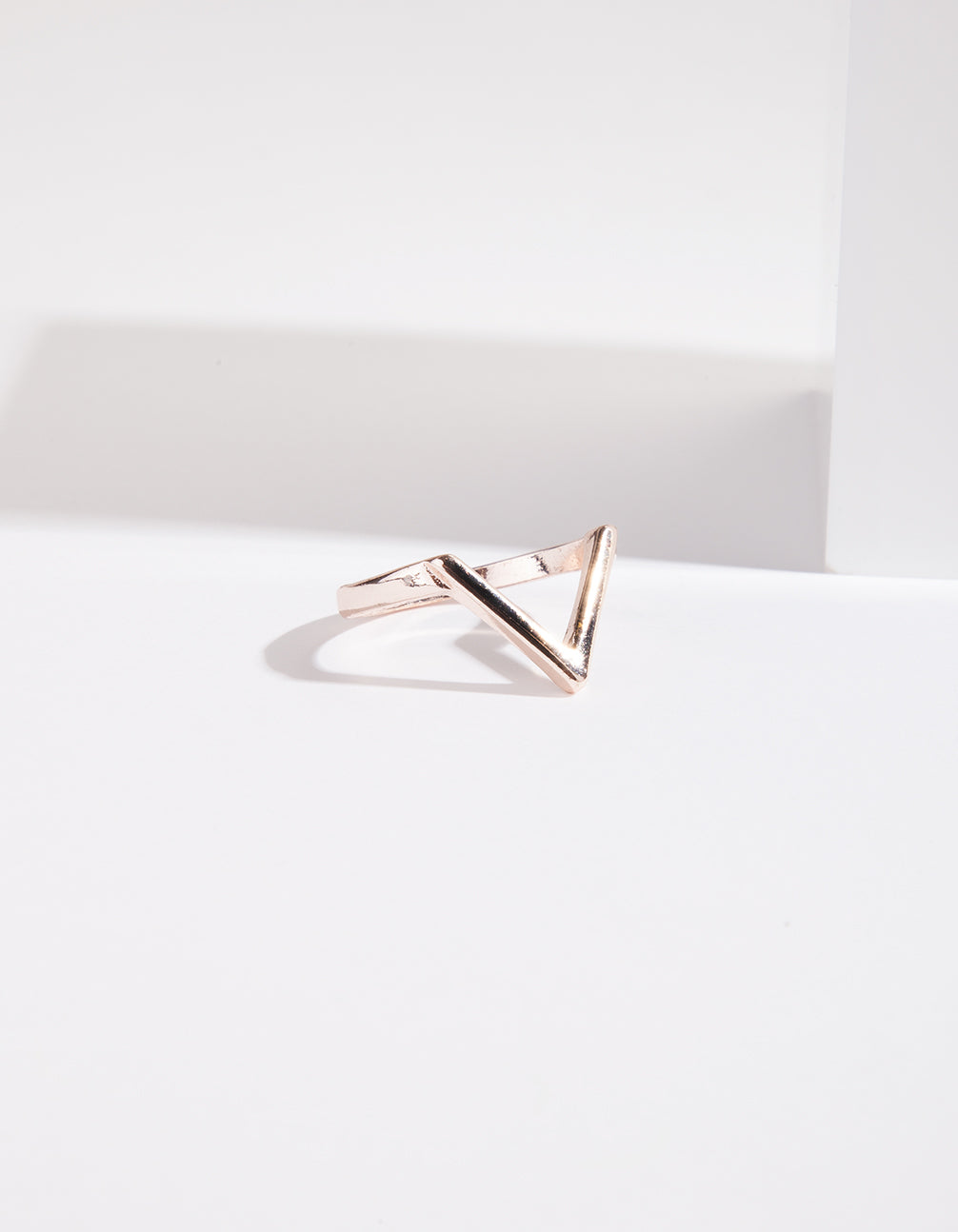 Rose Plain Arrow Ring